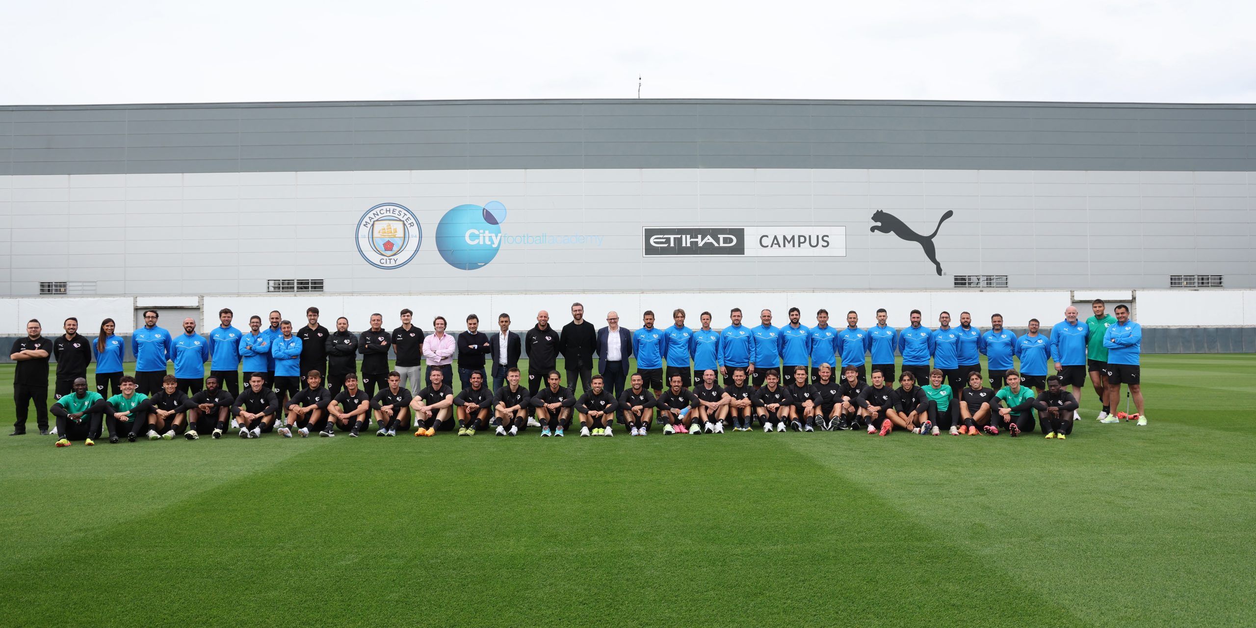 foto-di-gruppo-city-football-academy-manchester