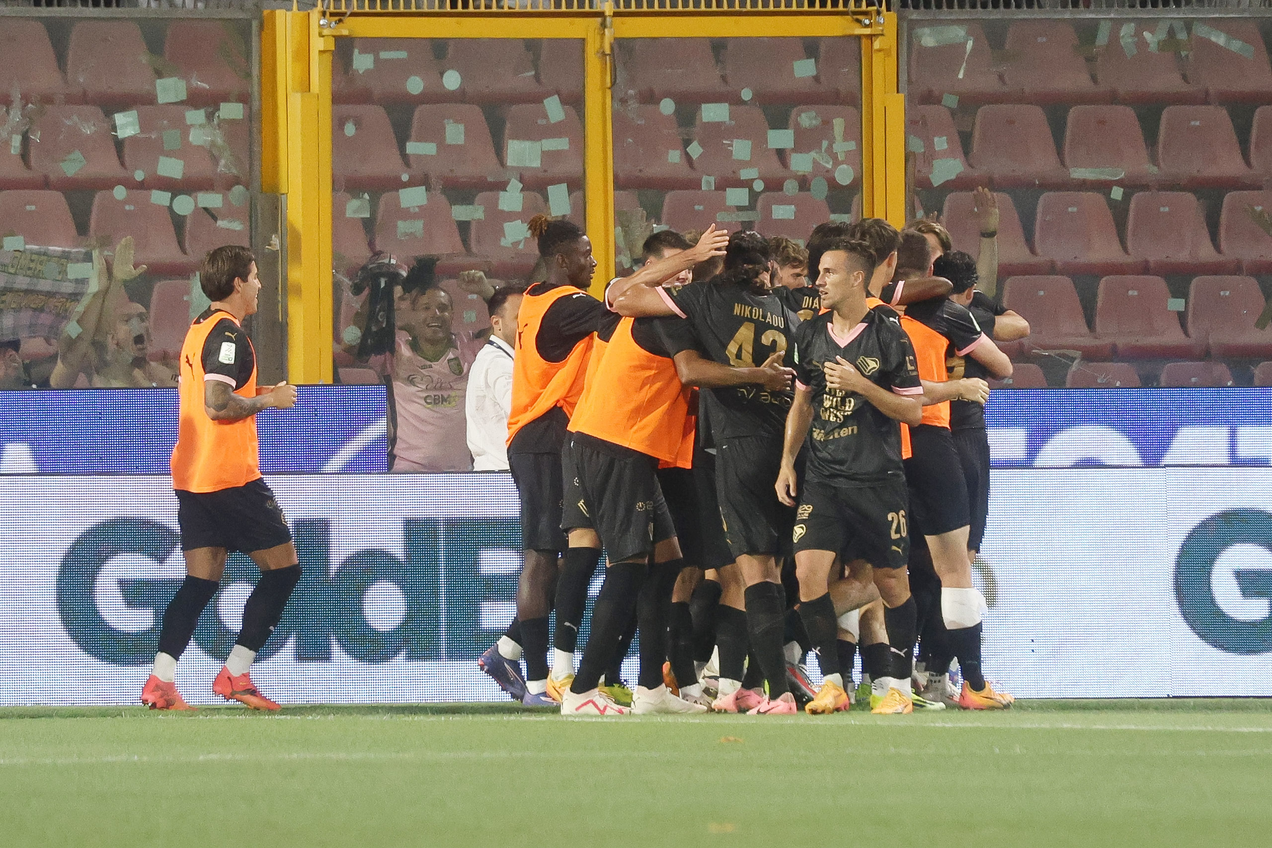 cremonese-vs-palermo-serie-b-92