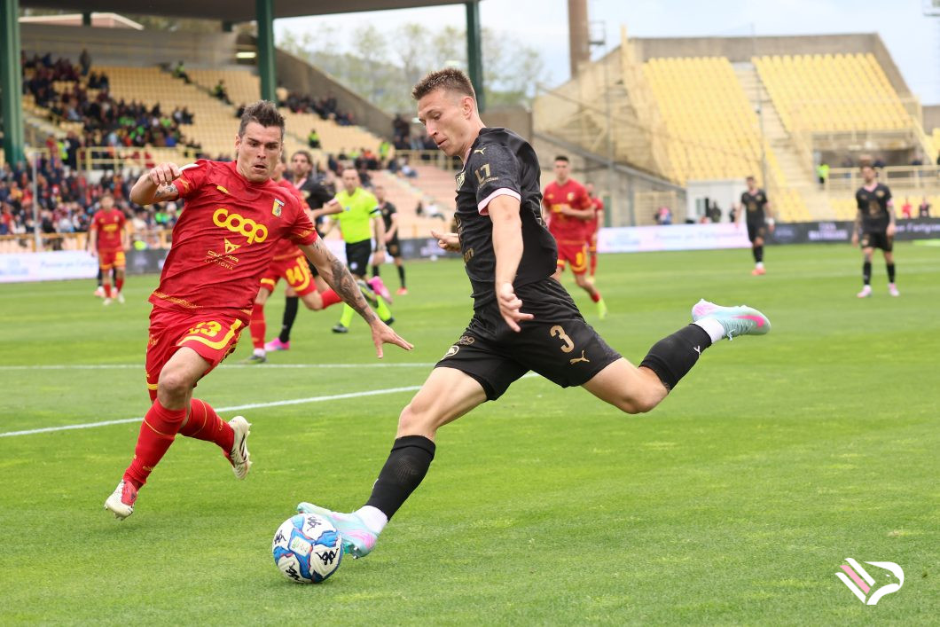 catanzaro-vs-palermo-serie-b-85-2