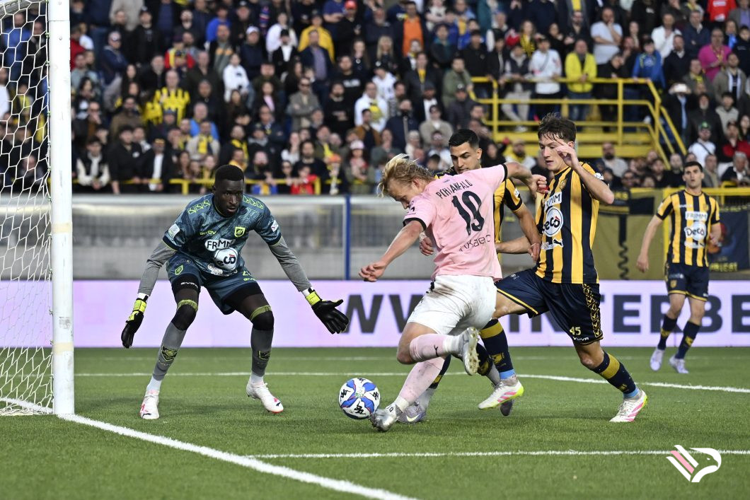 juve-stabia-vs-palermo-serie-b-2-2