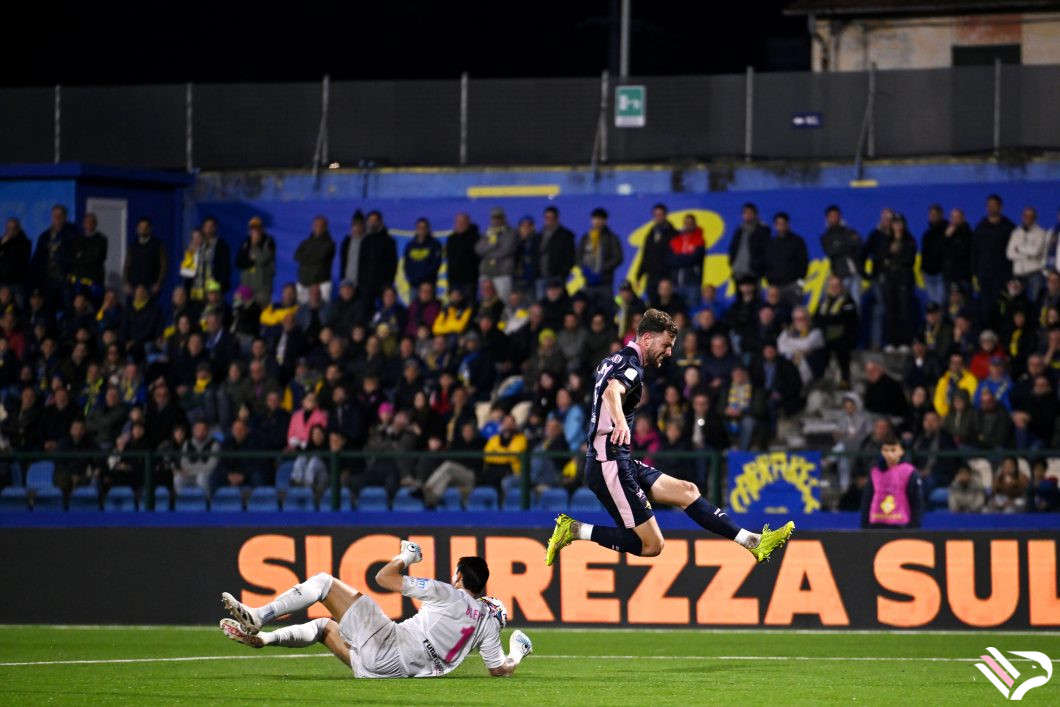 carrarese-vs-palermo-serie-b-31