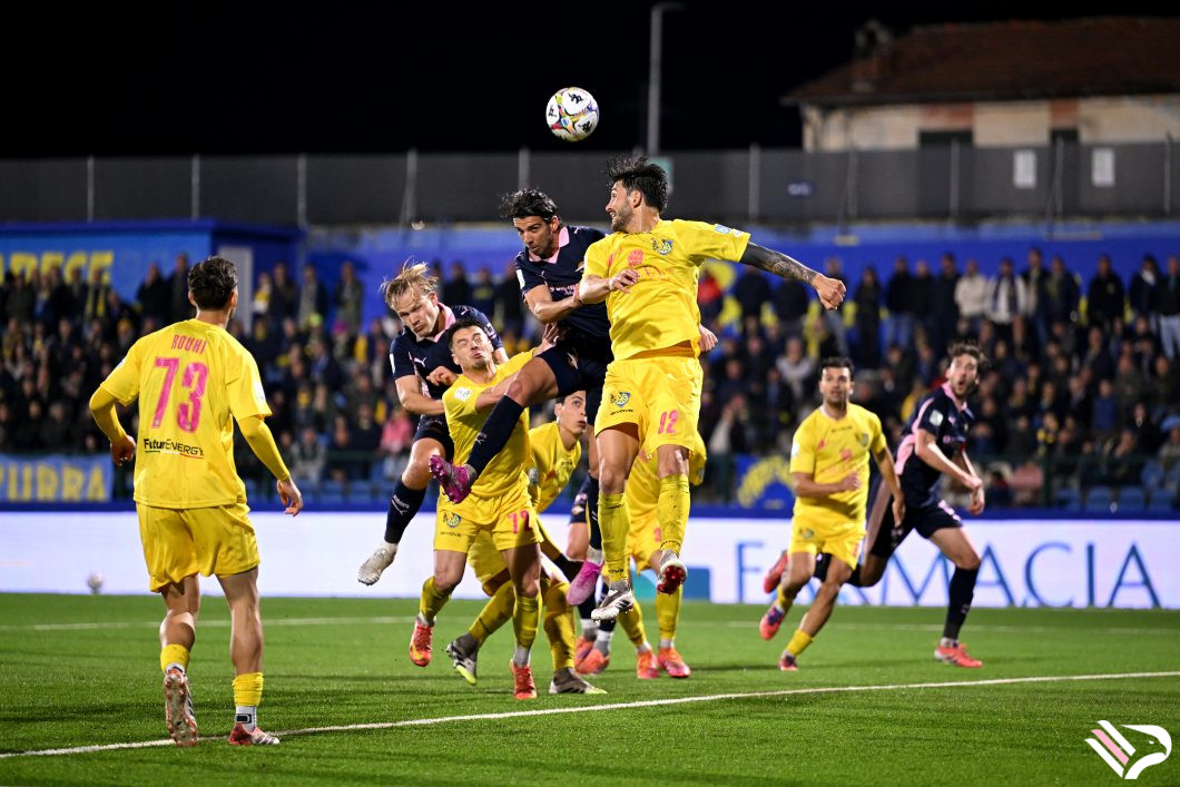 carrarese-vs-palermo-serie-b-20
