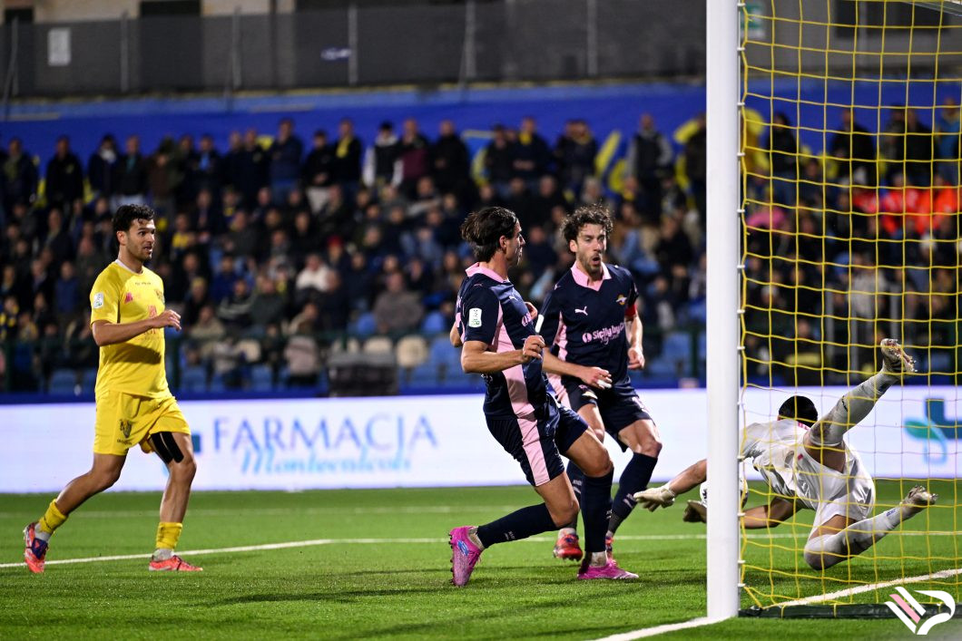 carrarese-vs-palermo-serie-b-29