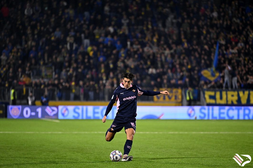 carrarese-vs-palermo-serie-b-33