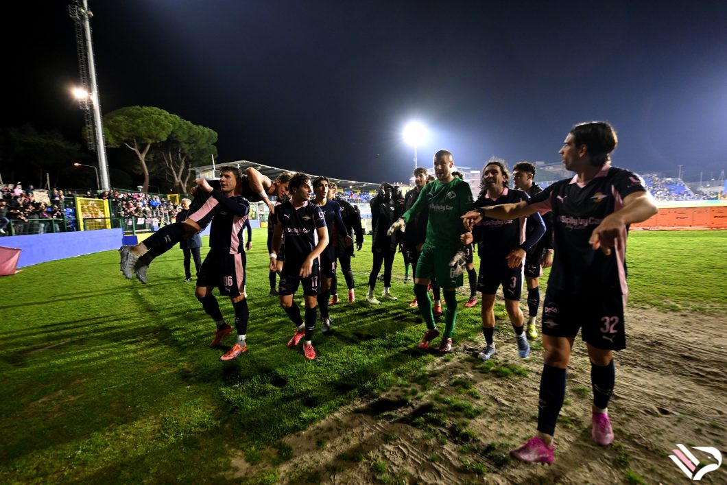 carrarese-vs-palermo-serie-b-10