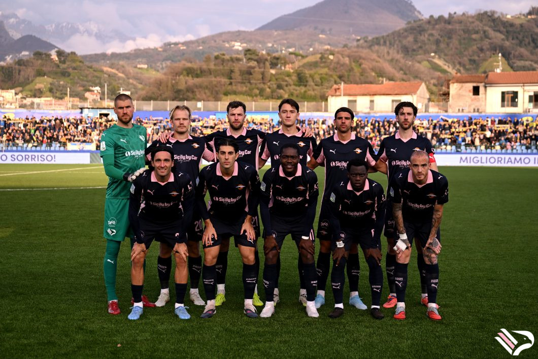 carrarese-vs-palermo-serie-b-41