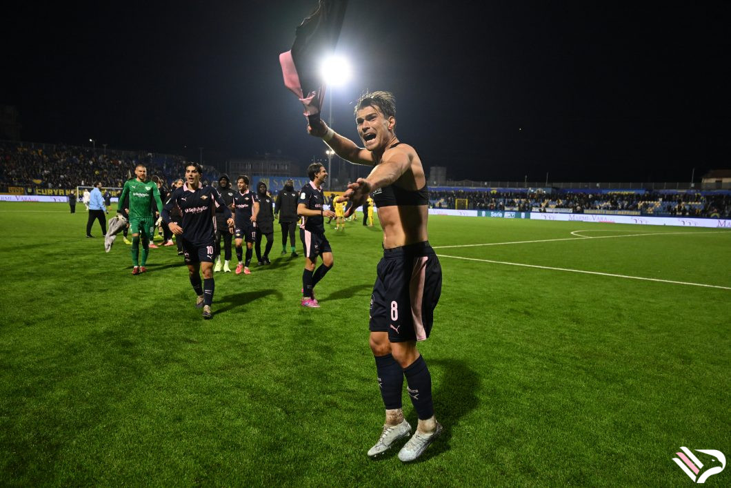 carrarese-vs-palermo-serie-b-7