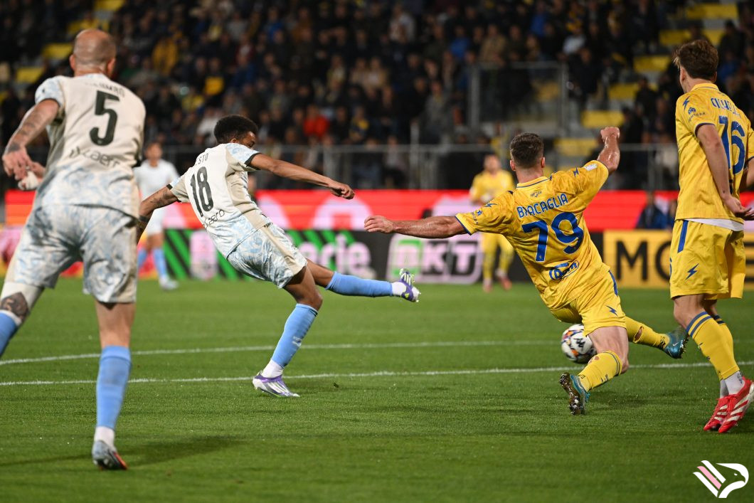 frosinone-vs-palermo-fc-serie-b-3