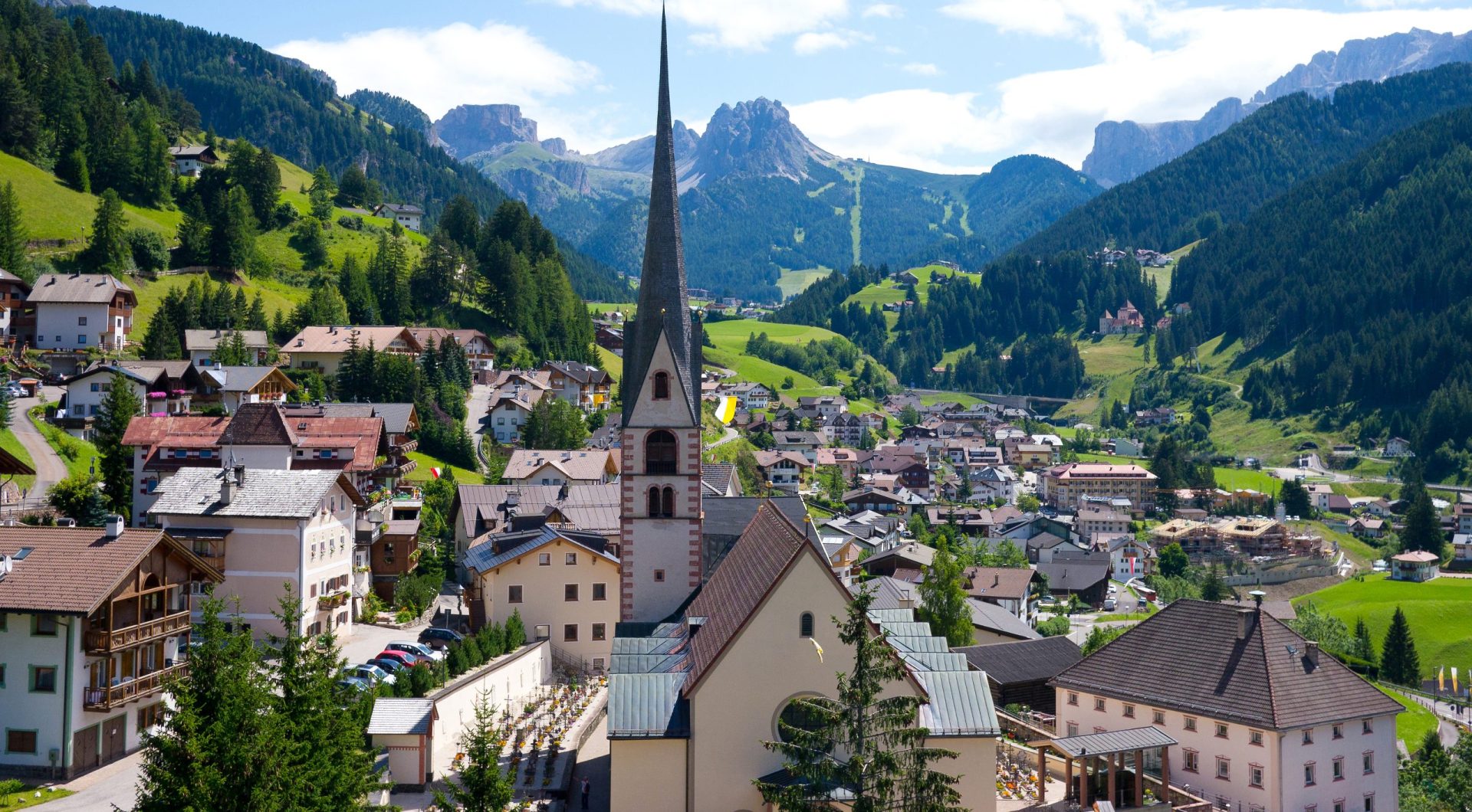 s-cristina-the-smallest-village-in-the-valley