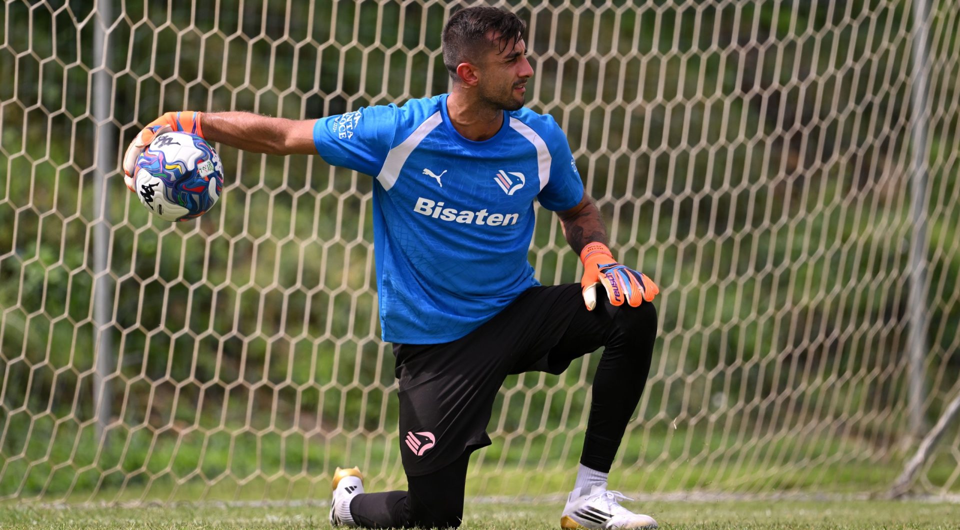 perin-palermo-training-session-cfa