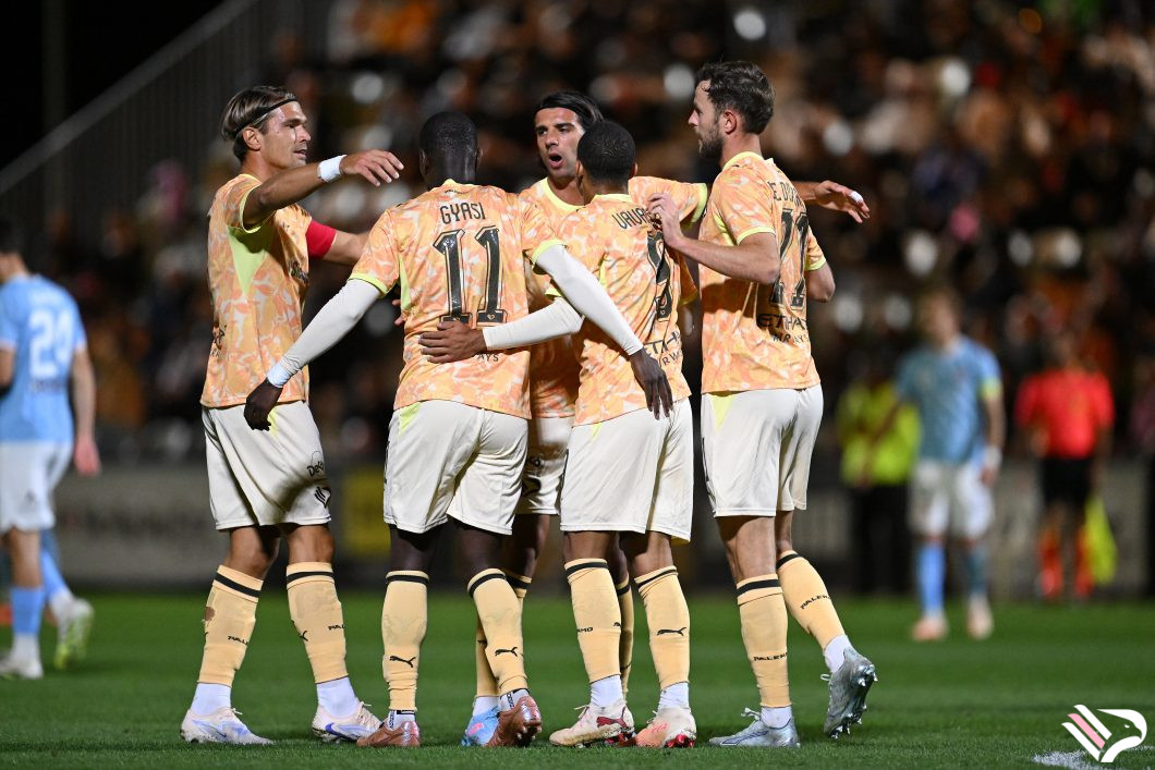 palermo-fc-pre-season-stefezza-arrives-in-perth-3